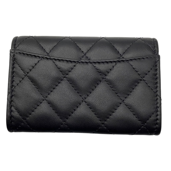 CHANEL BLACK 2023 CC LOGO LUCKY CHARM CLASSIC FLAP CARD HOLDER - Picture 3 of 13